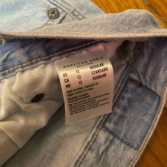 american eagle straight leg high rise baggy jeans size 12 light wash ripped - Picture 2 of 2